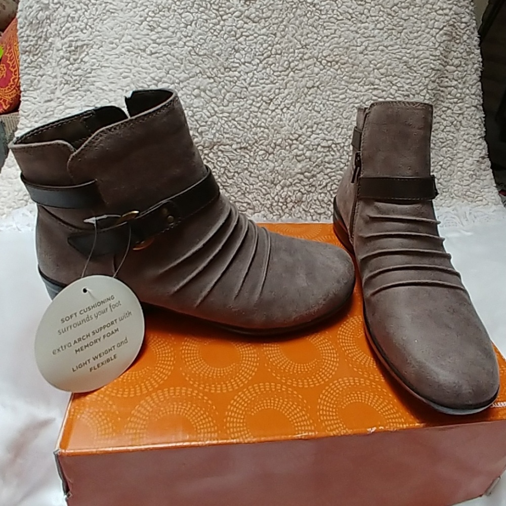 Naturalizer Coltrane Doe Fabric Womens Shoes Sz.6M